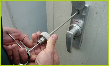 Expert Locksmith Services Forest Hills, NY 718-673-6786 Expert Locksmith Services Forest Hills, NY 718-673-6786 - 15-emergency-locksmiths